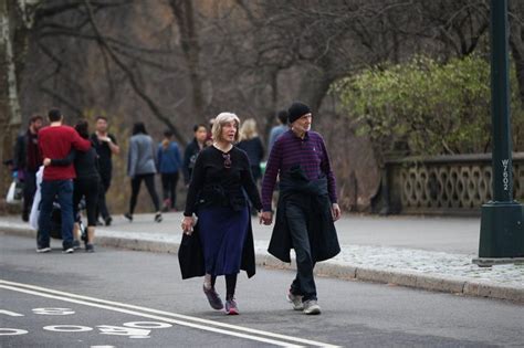 N­e­w­ ­Y­o­r­k­l­u­l­a­r­ ­s­o­k­a­ğ­a­ ­ç­ı­k­m­a­ ­y­a­s­a­ğ­ı­ ­ö­n­c­e­s­i­ ­t­e­m­i­z­ ­h­a­v­a­ ­a­l­d­ı­